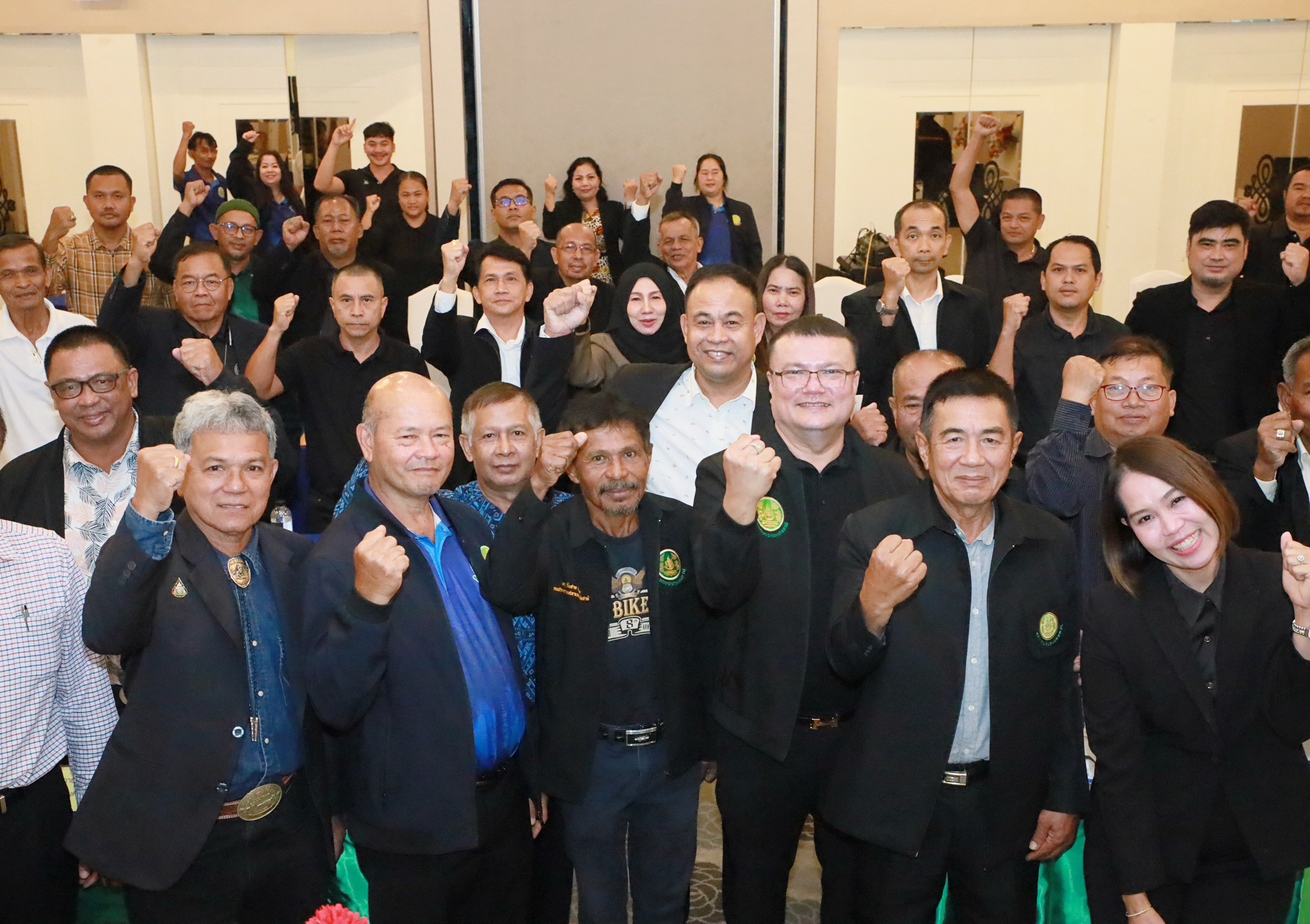 LINE_ALBUM_ประชุมภาคใต้_260610_3